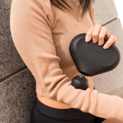 Therabody Massagepistole Theragun Mini, 3 Geschwindigkeiten, 2400 Impulse/Min, 1 Aufsatz -Hause Gemischtwaren Geschäft 956855d5833dc91e9414635b64284377582bd0e0 massagepistole therabody theragun mini